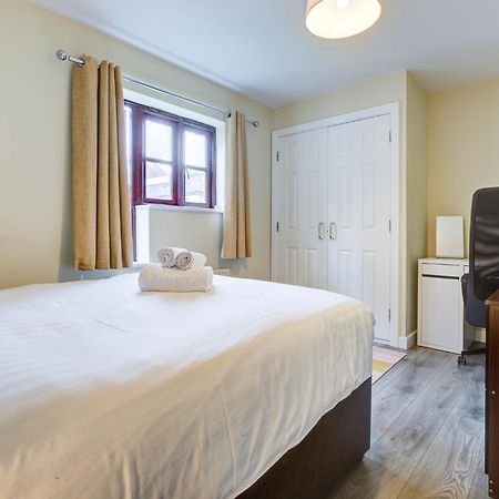 Spacious & Modern 2 Bed Sleeps 5 In Walthamstow Londra Exterior foto