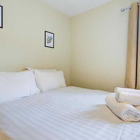 Spacious & Modern 2 Bed Sleeps 5 In Walthamstow Londra Exterior foto