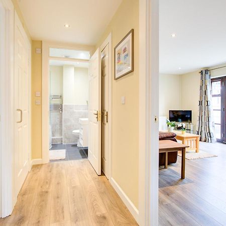 Spacious & Modern 2 Bed Sleeps 5 In Walthamstow Londra Exterior foto