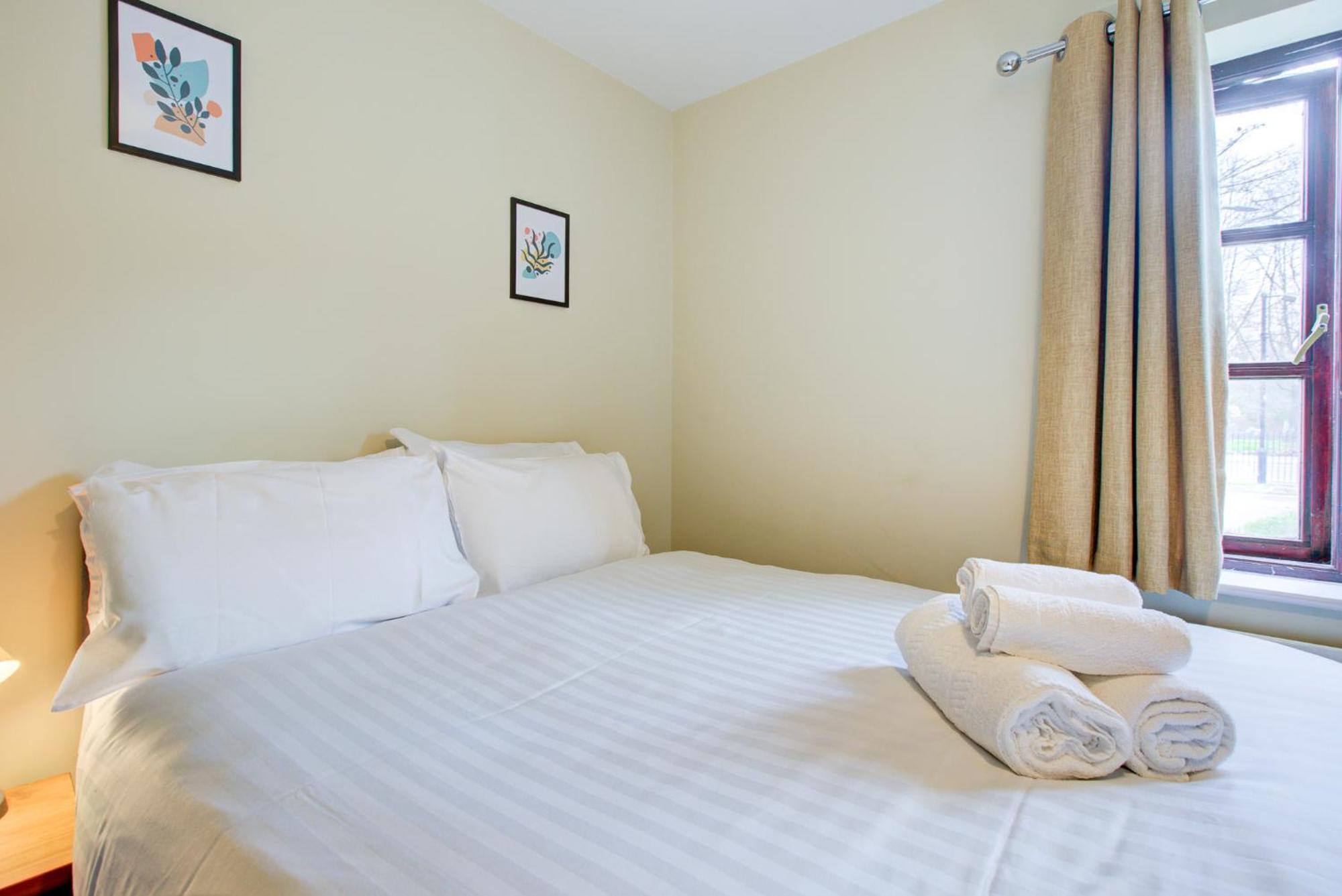 Spacious & Modern 2 Bed Sleeps 5 In Walthamstow Londra Exterior foto